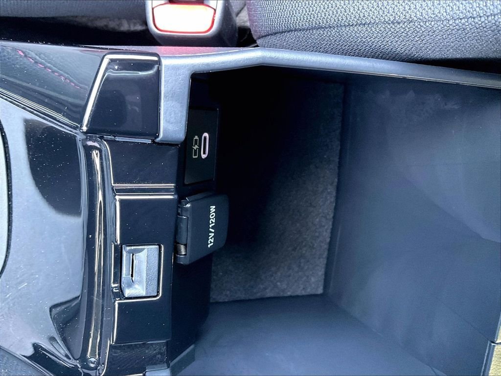 Used 2023 Toyota Corolla SE w/ Carpet Mat Package (TMS) FWD image 25