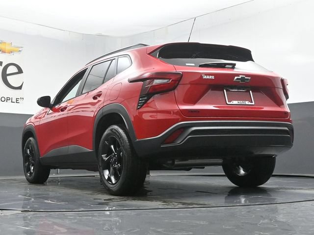 New 2026 Chevrolet Trax LT w/ Midnight Edition FWD image 5