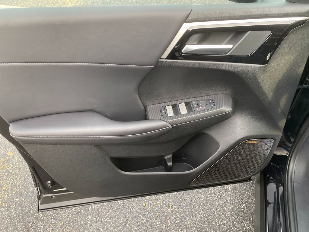 New 2026 Mitsubishi Outlander SE image 11