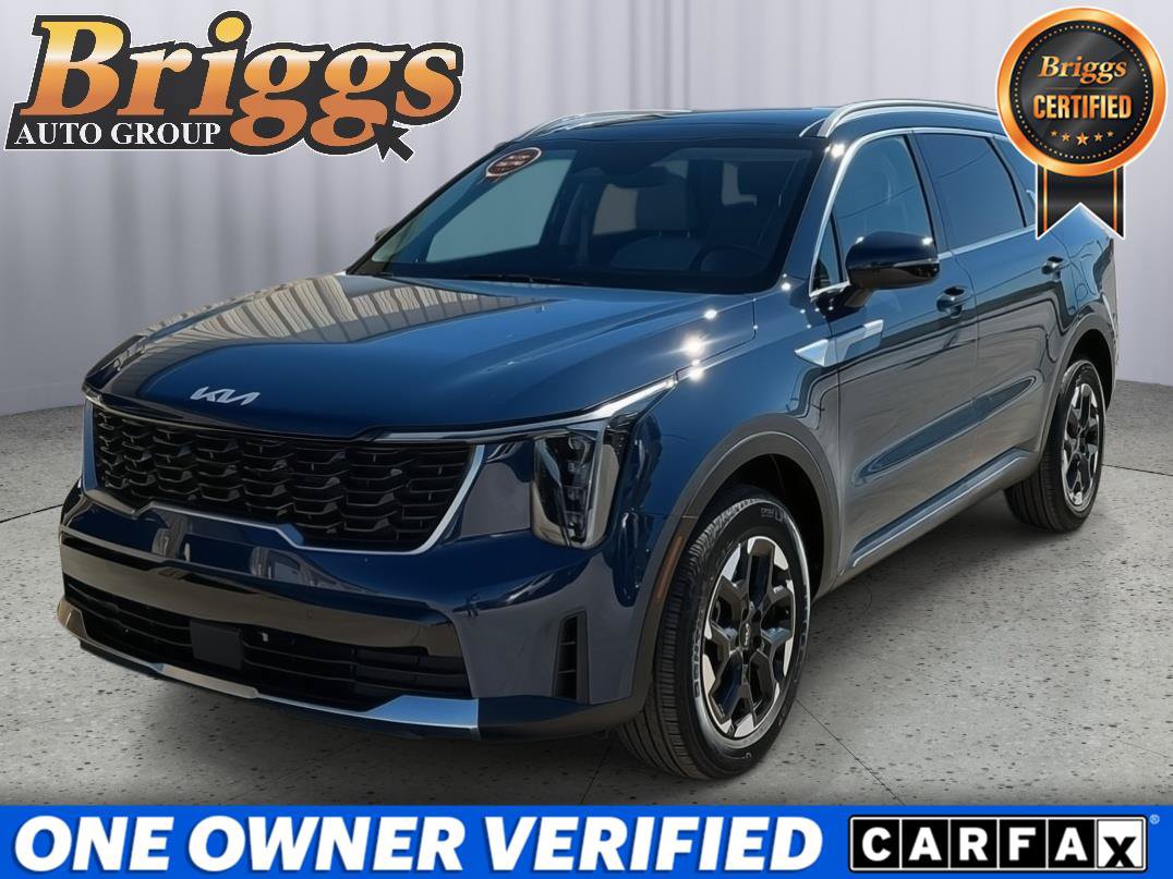 Certified 2025 Kia Sorento S w/ Panoramic Sunroof Package