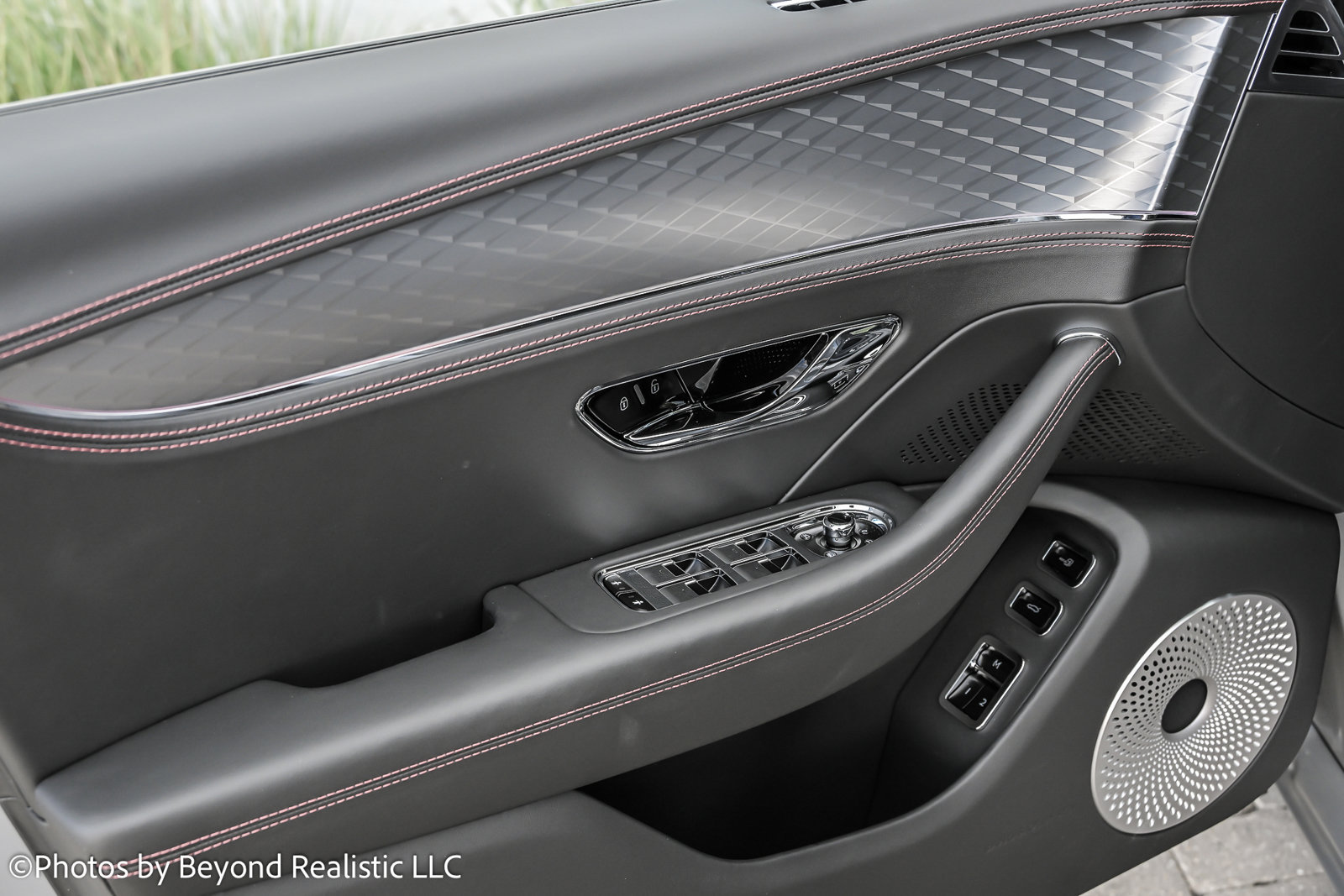 New 2025 Bentley Flying Spur Plug-In Hybrid AWD/4WD image 19