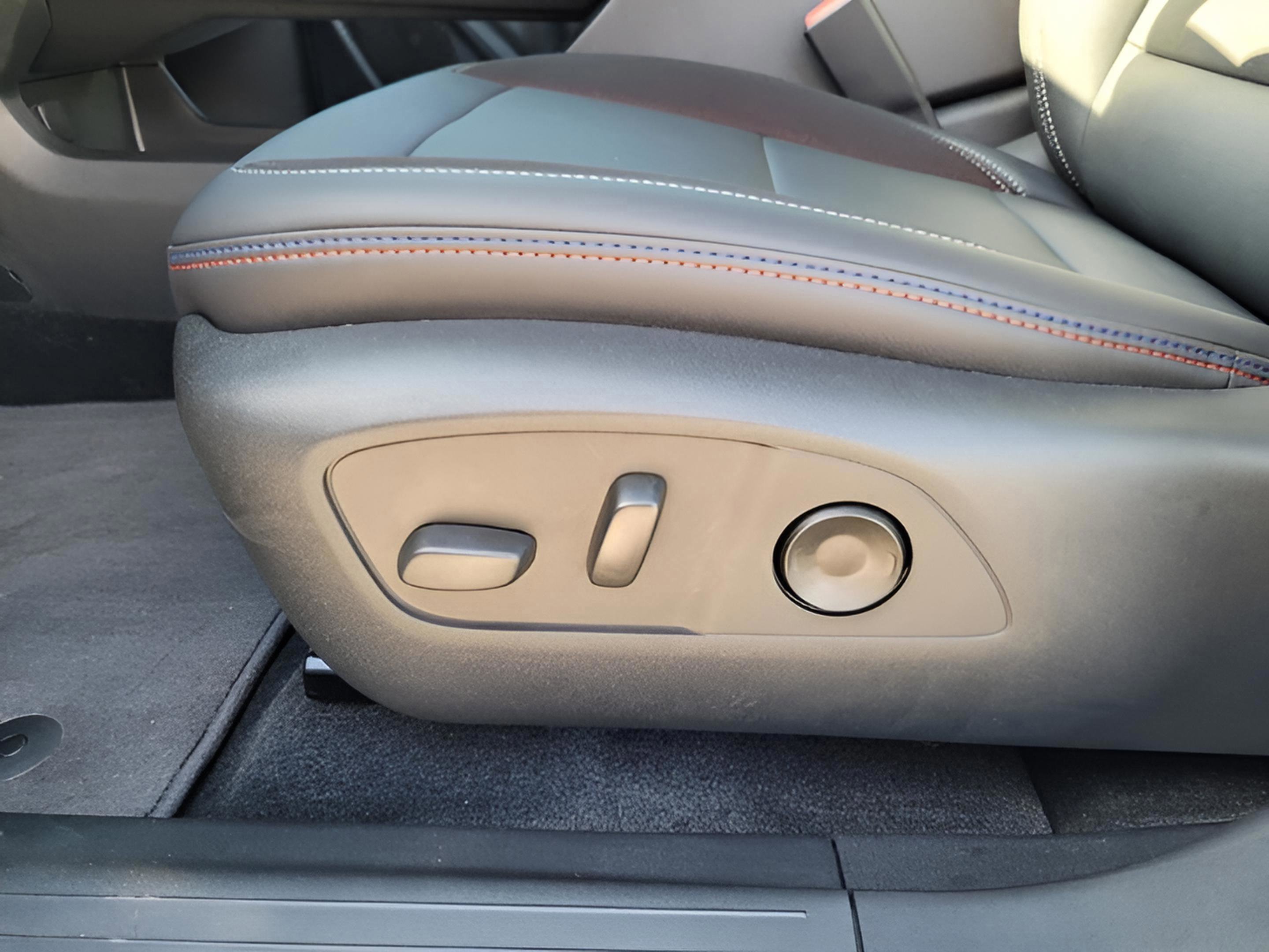 New 2026 Chevrolet Equinox EV RS image 21