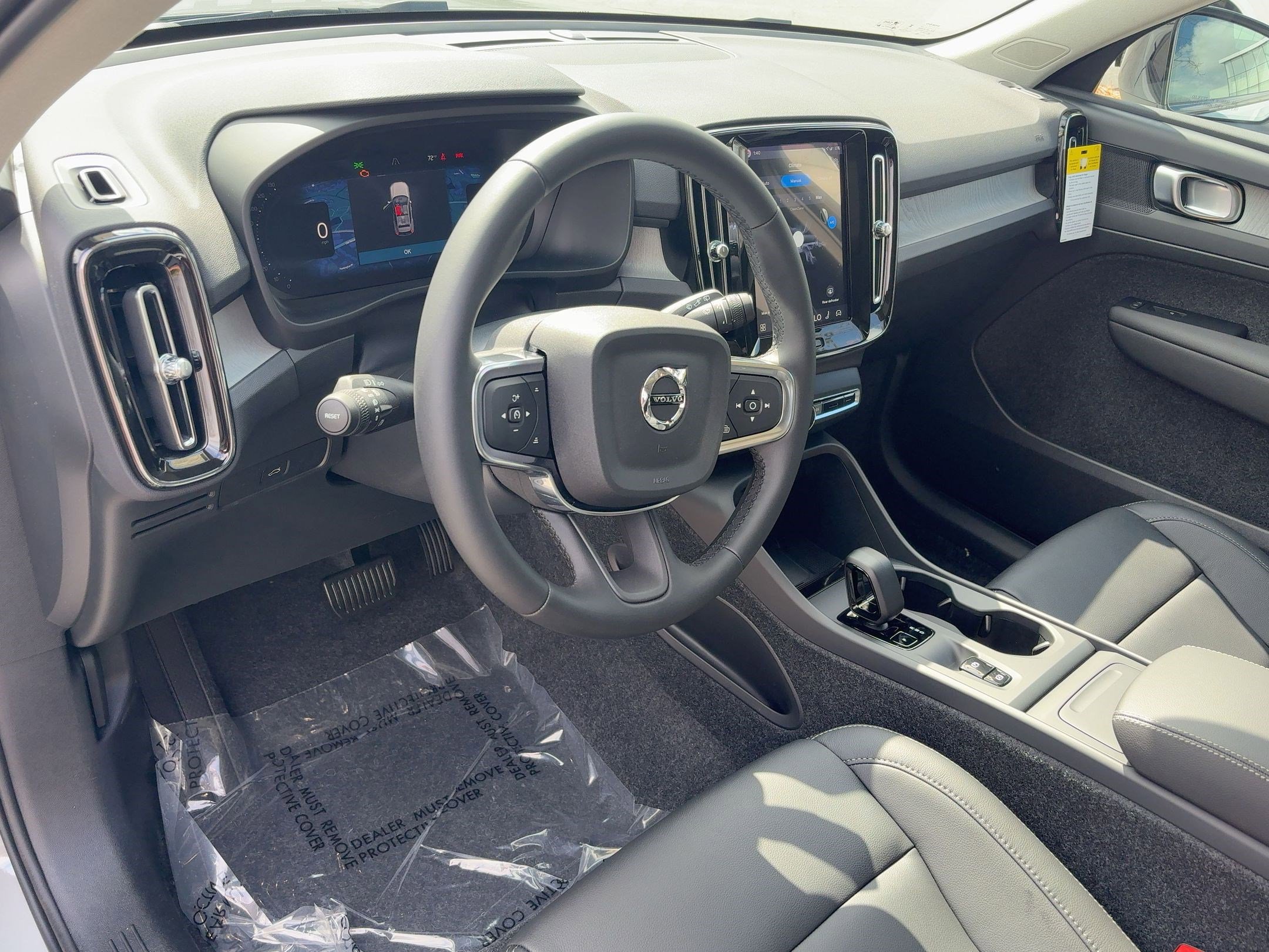 New 2026 Volvo XC40 B5 Core w/ Protection Package image 19