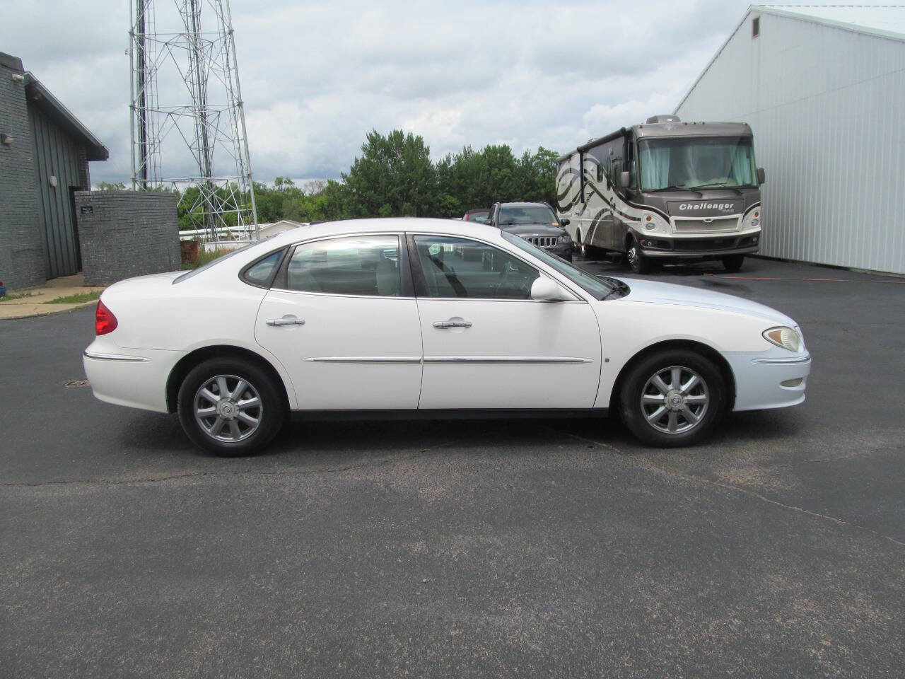 Used 2009 Buick LaCrosse CX FWD image 5