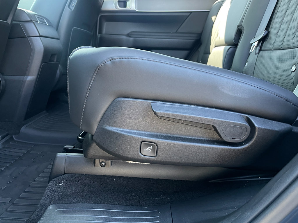 Used 2025 Hyundai Santa Fe XRT image 17