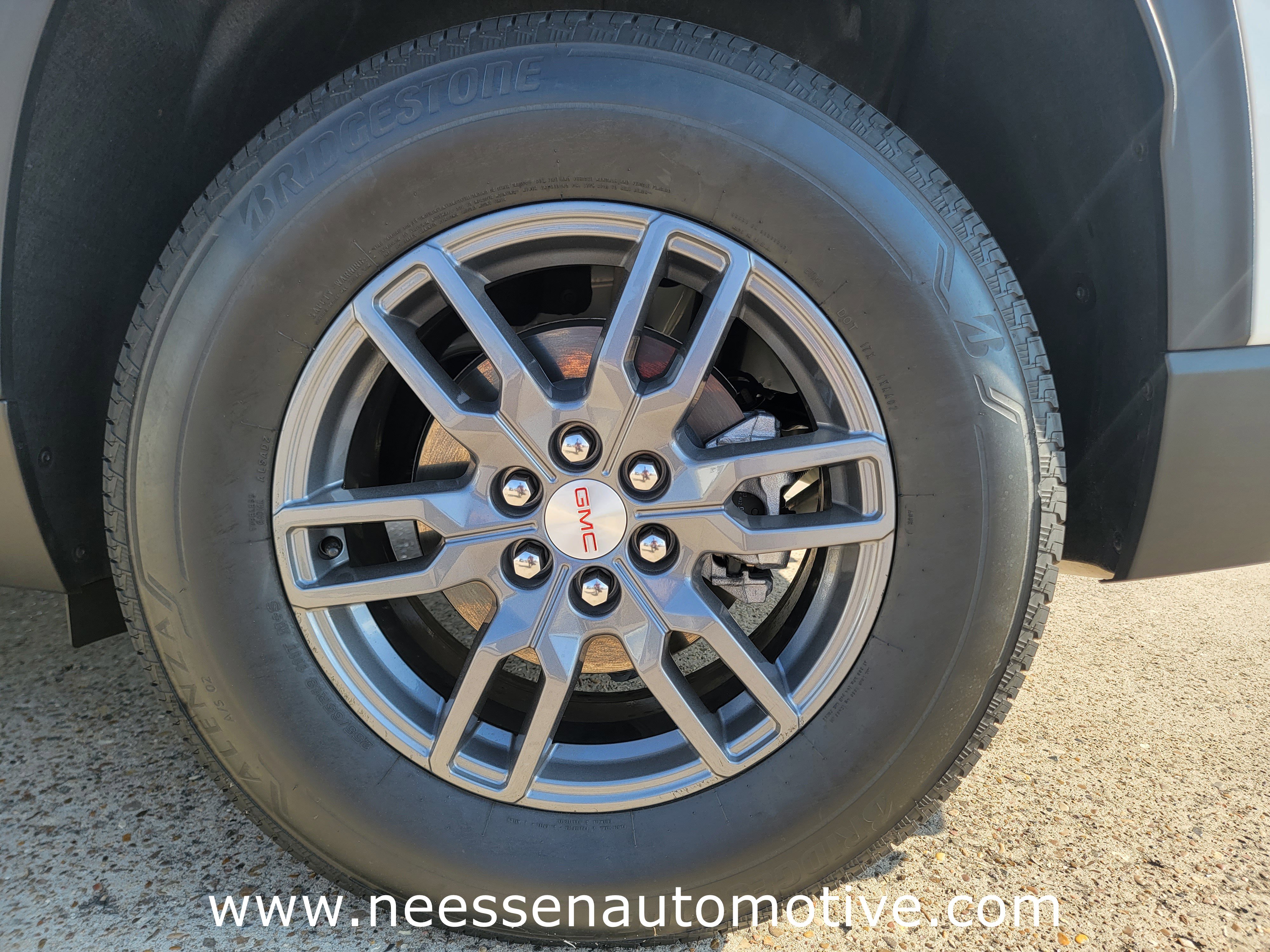 Used 2025 GMC Acadia Elevation image 34