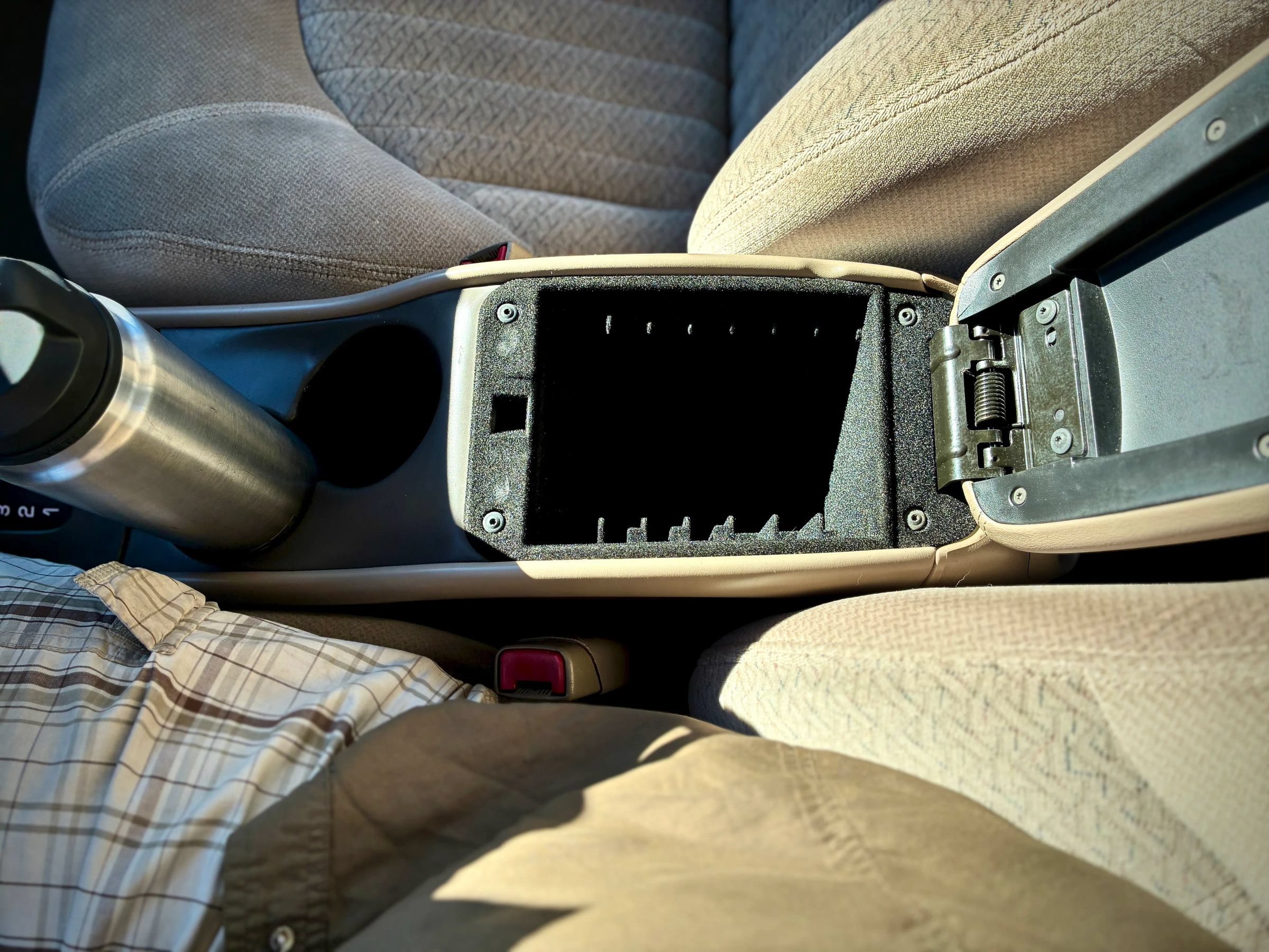 Used 2003 Pontiac Bonneville SLE FWD image 65