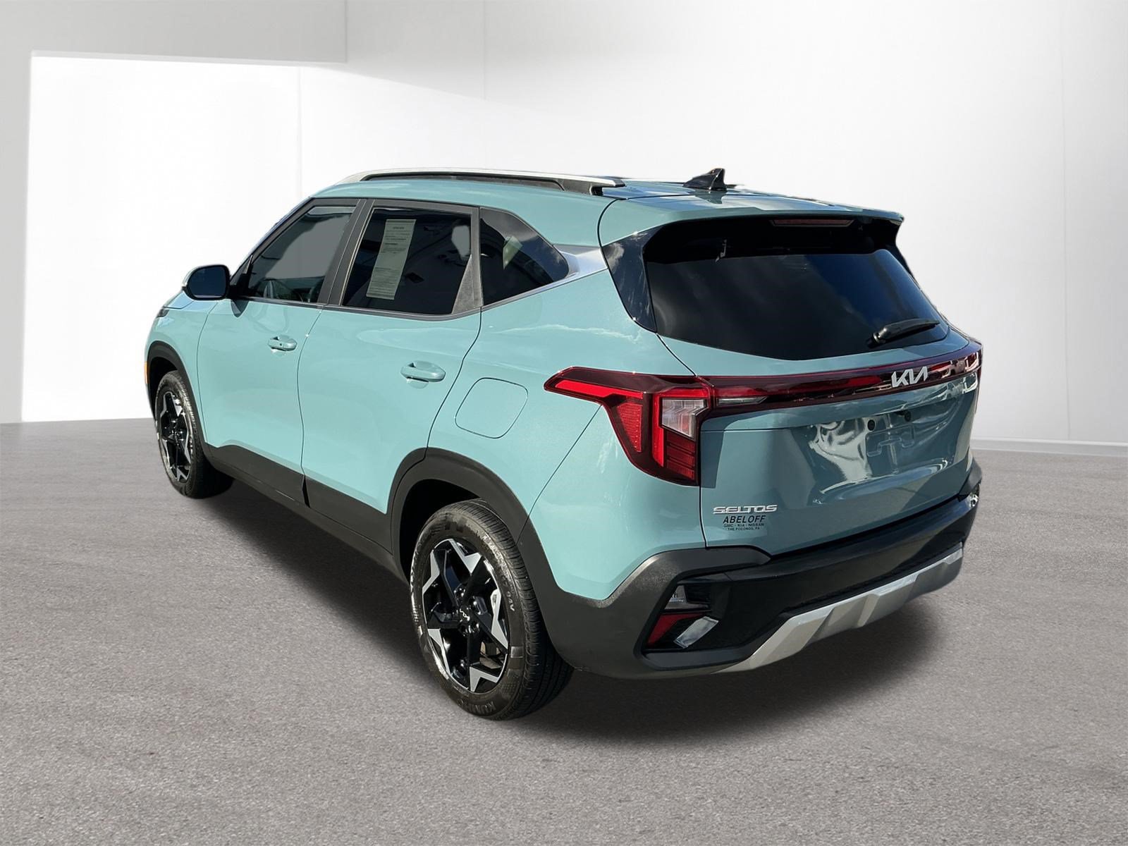 Used 2024 Kia Seltos EX AWD/4WD image 5