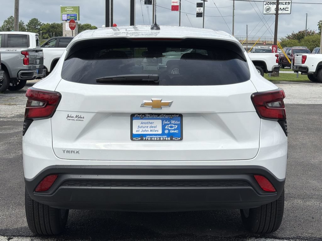 New 2026 Chevrolet Trax LS w/ LS Convenience Package FWD image 19