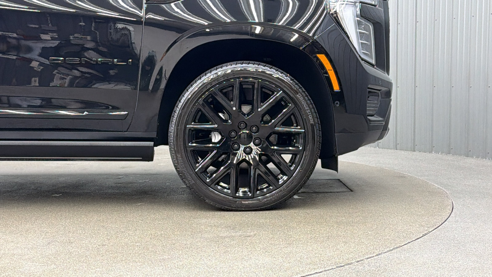 Used 2026 GMC Yukon Denali Ultimate w/ LPO, Floor Liner Package AWD/4WD image 10