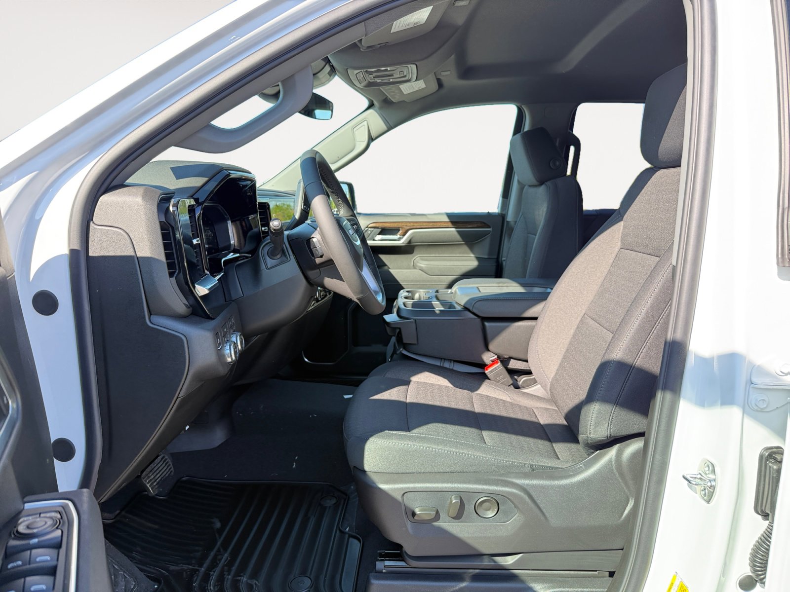 New 2026 GMC Sierra 1500 SLE w/ Preferred Package AWD/4WD image 10