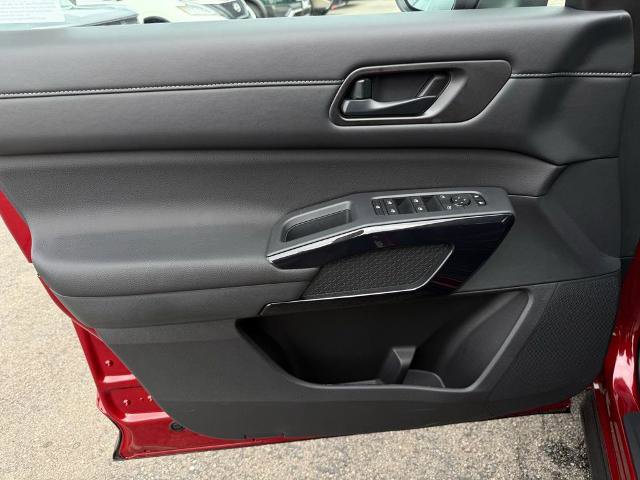 New 2026 Nissan Pathfinder SV image 18