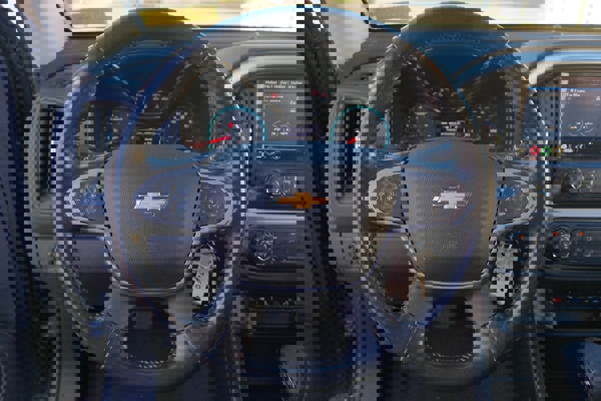 Used 2022 Chevrolet Colorado LT w/ Safety Package image 14