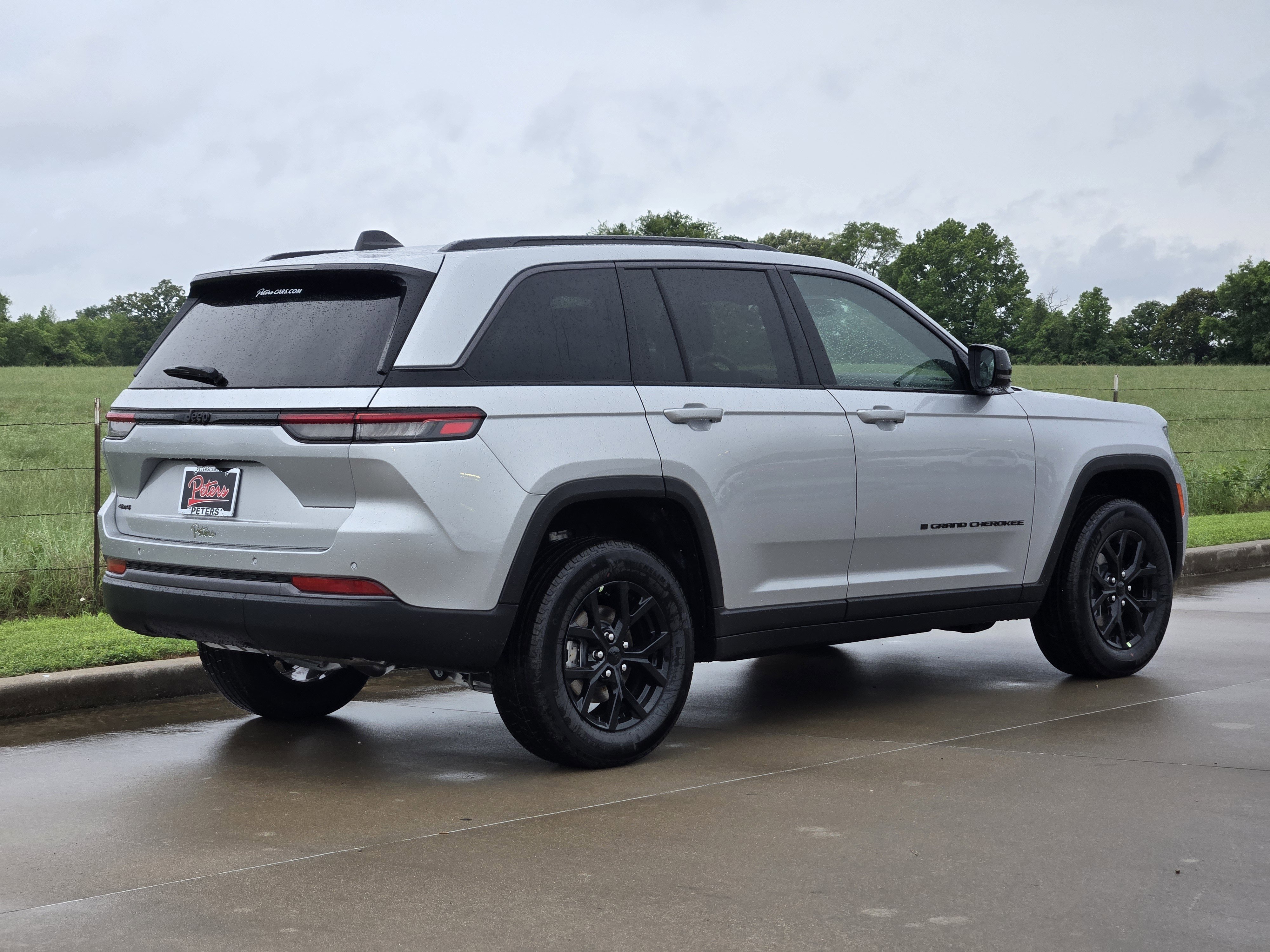 New 2026 Jeep Grand Cherokee Altitude AWD/4WD image 2