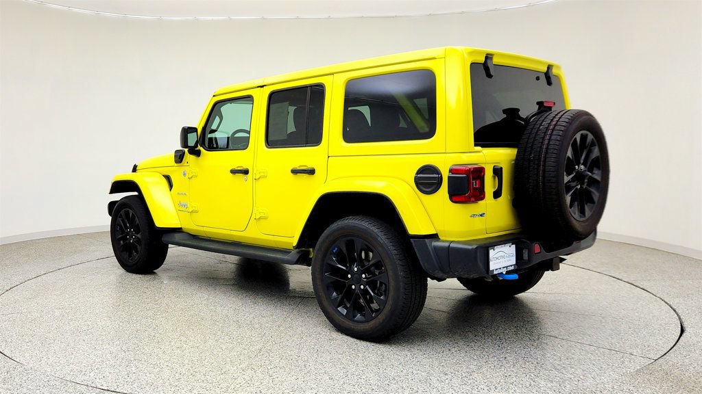 Used 2023 Jeep Wrangler Unlimited Sahara w/ Cold Weather Group AWD/4WD image 7