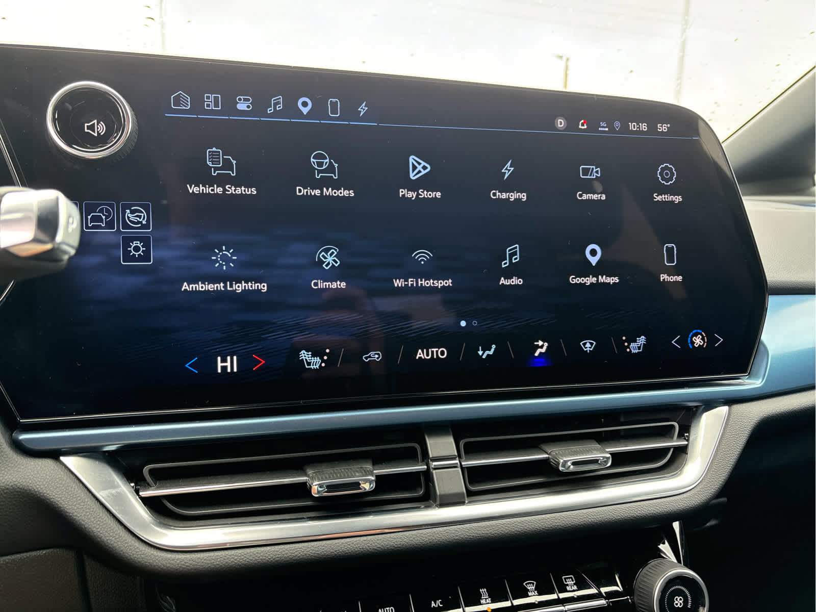 Certified 2024 Chevrolet Equinox EV LT FWD image 11