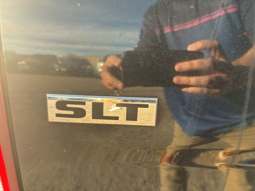 Used 2021 RAM 1500 Classic SLT image 8