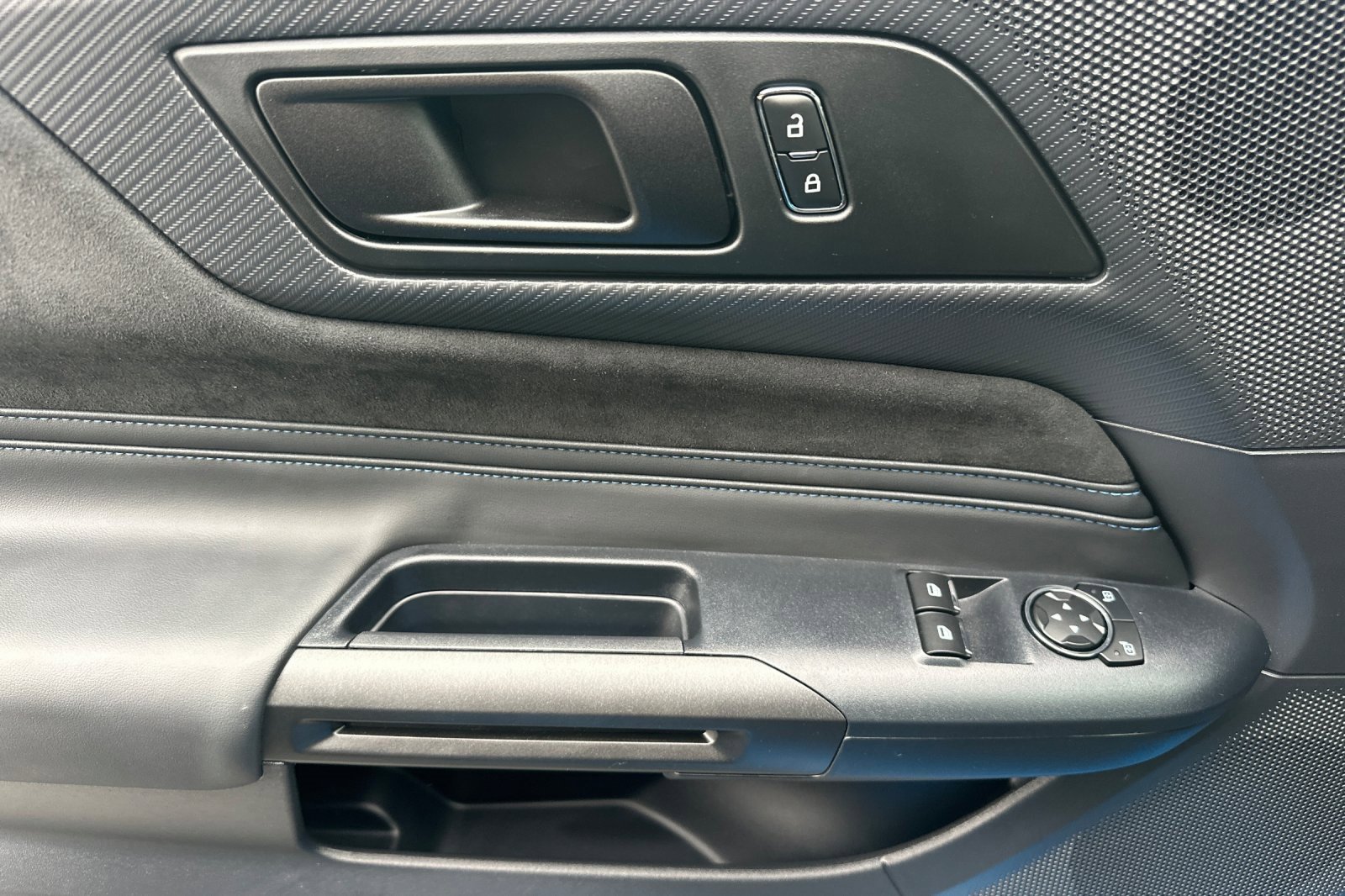 New 2025 Ford Mustang Dark Horse image 11