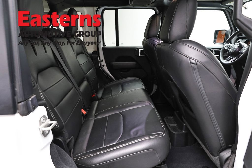 Used 2023 Jeep Wrangler Unlimited Sahara AWD/4WD image 25