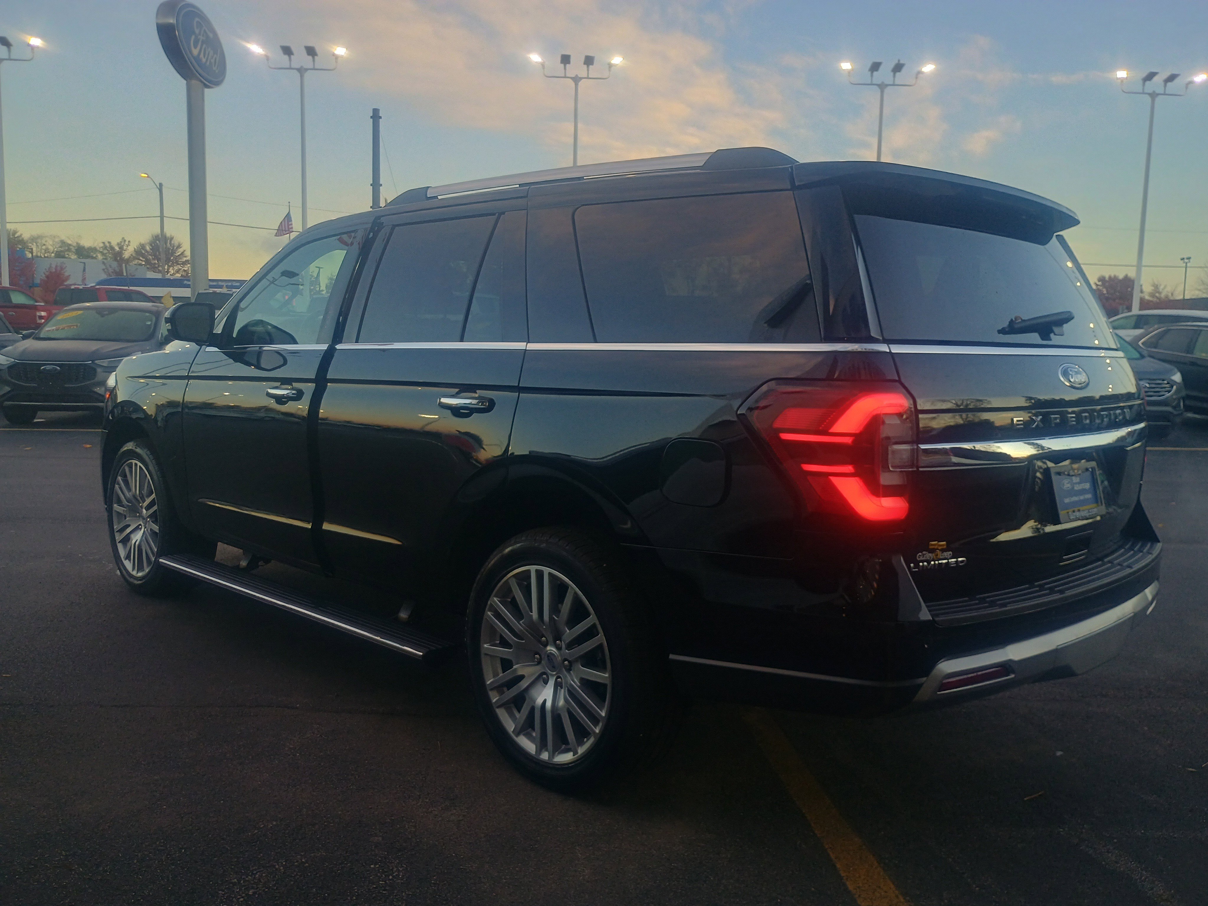Certified 2024 Ford Expedition Limited image 7