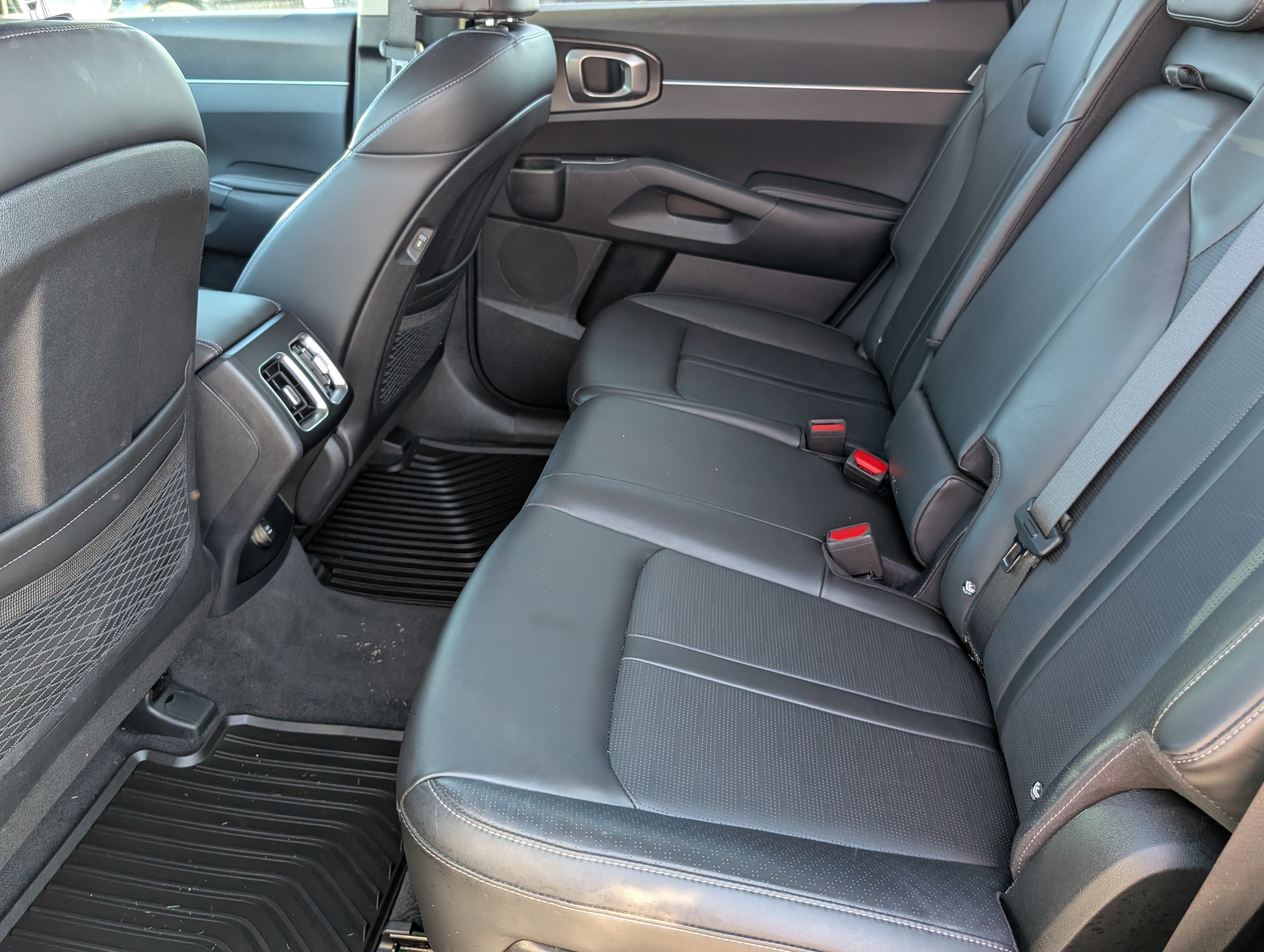 Used 2025 Kia Sorento S w/ Panoramic Sunroof Package FWD image 13