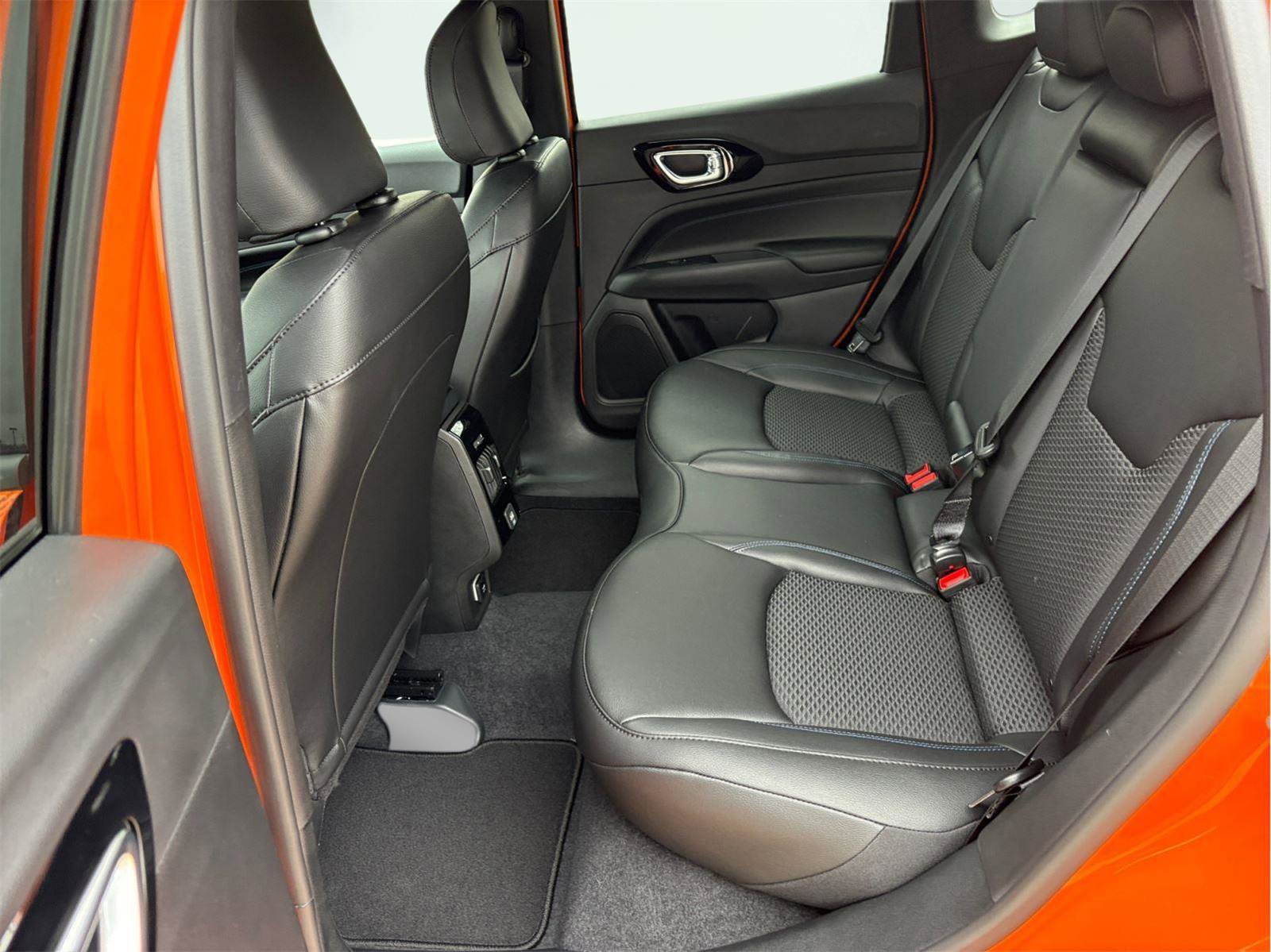 New 2026 Jeep Compass Latitude image 19