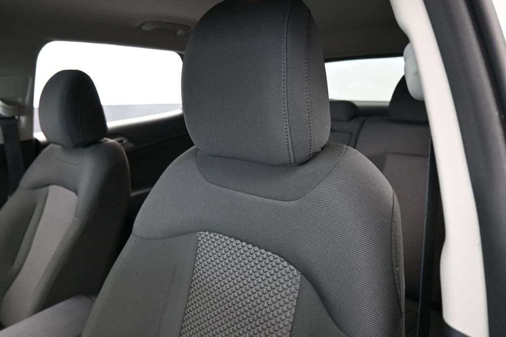 Used 2025 Kia Sportage LX FWD image 17