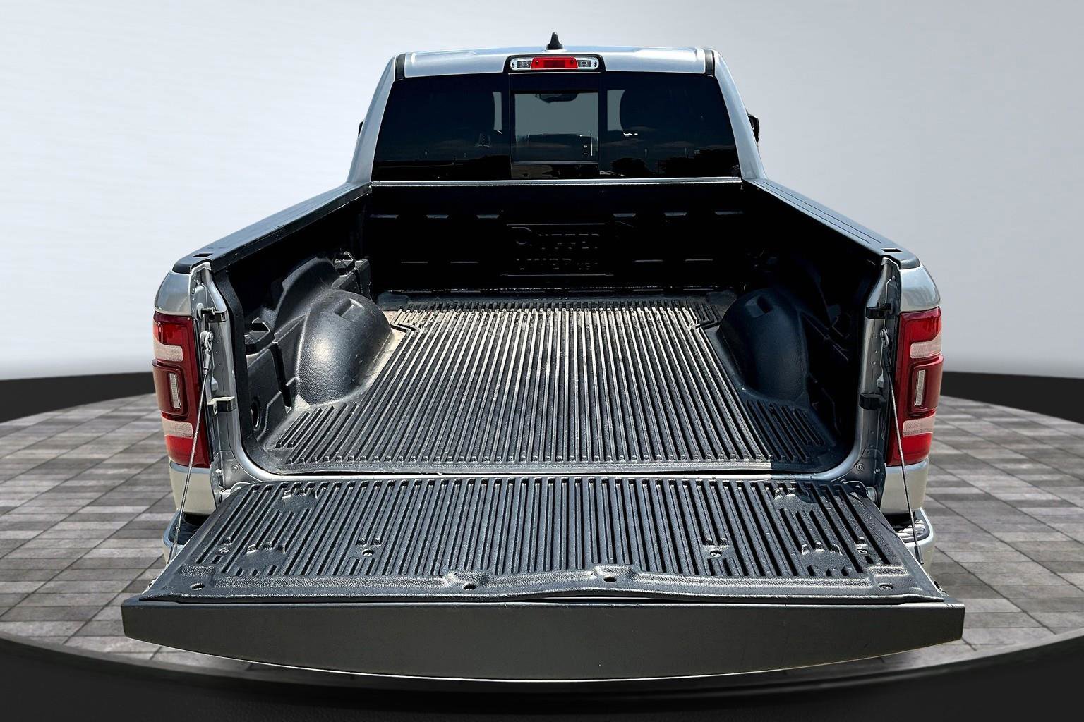 Used 2022 RAM 1500 Laramie w/ Sport Appearance Package image 7