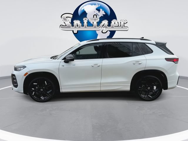 New 2026 Volkswagen Tiguan SE R-Line FWD image 9