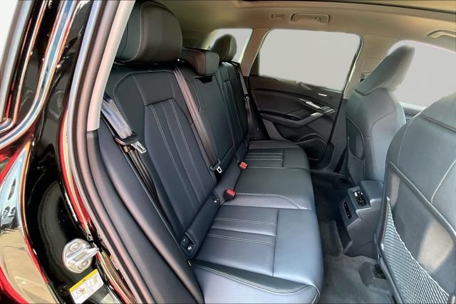 Used 2025 Audi Q6 e-tron Premium Plus AWD/4WD image 29