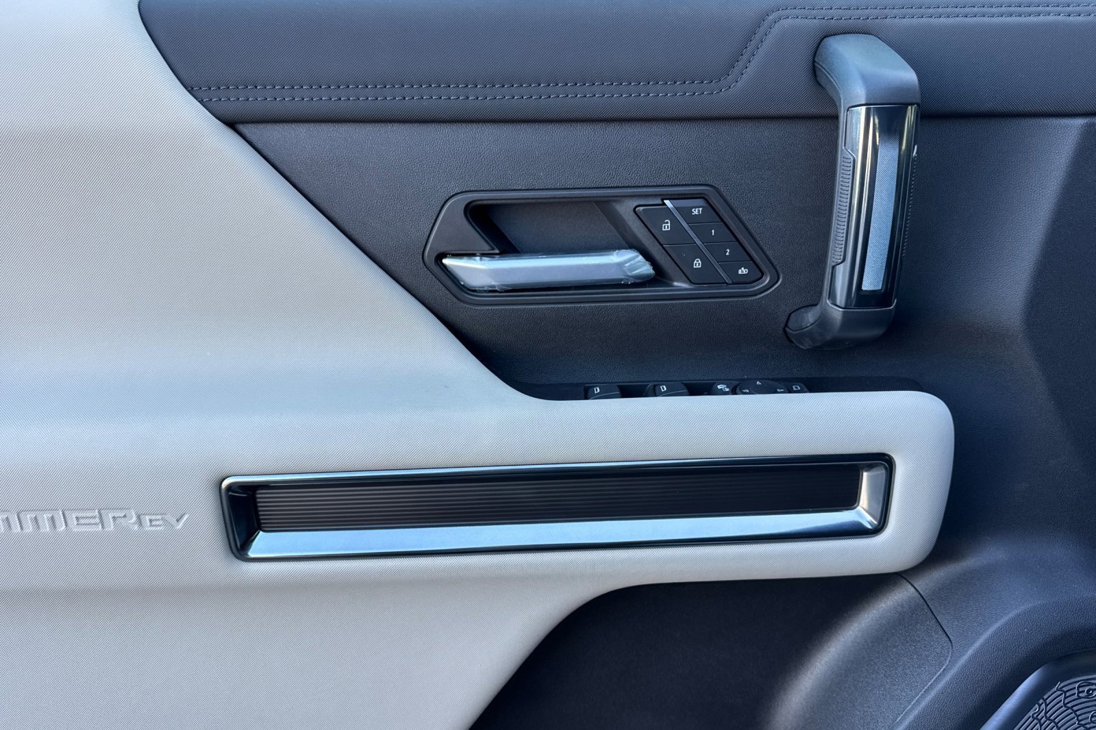 New 2026 GMC Hummer EV 4x4 Crew Cab image 10
