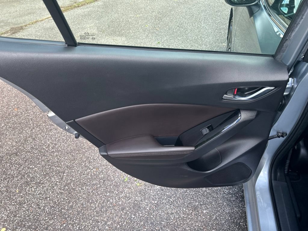 Used 2018 MAZDA MAZDA3 Touring FWD image 24