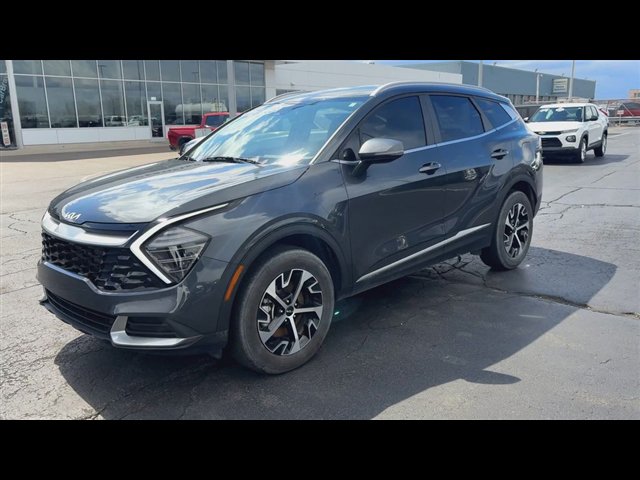 Used 2024 Kia Sportage EX image 4