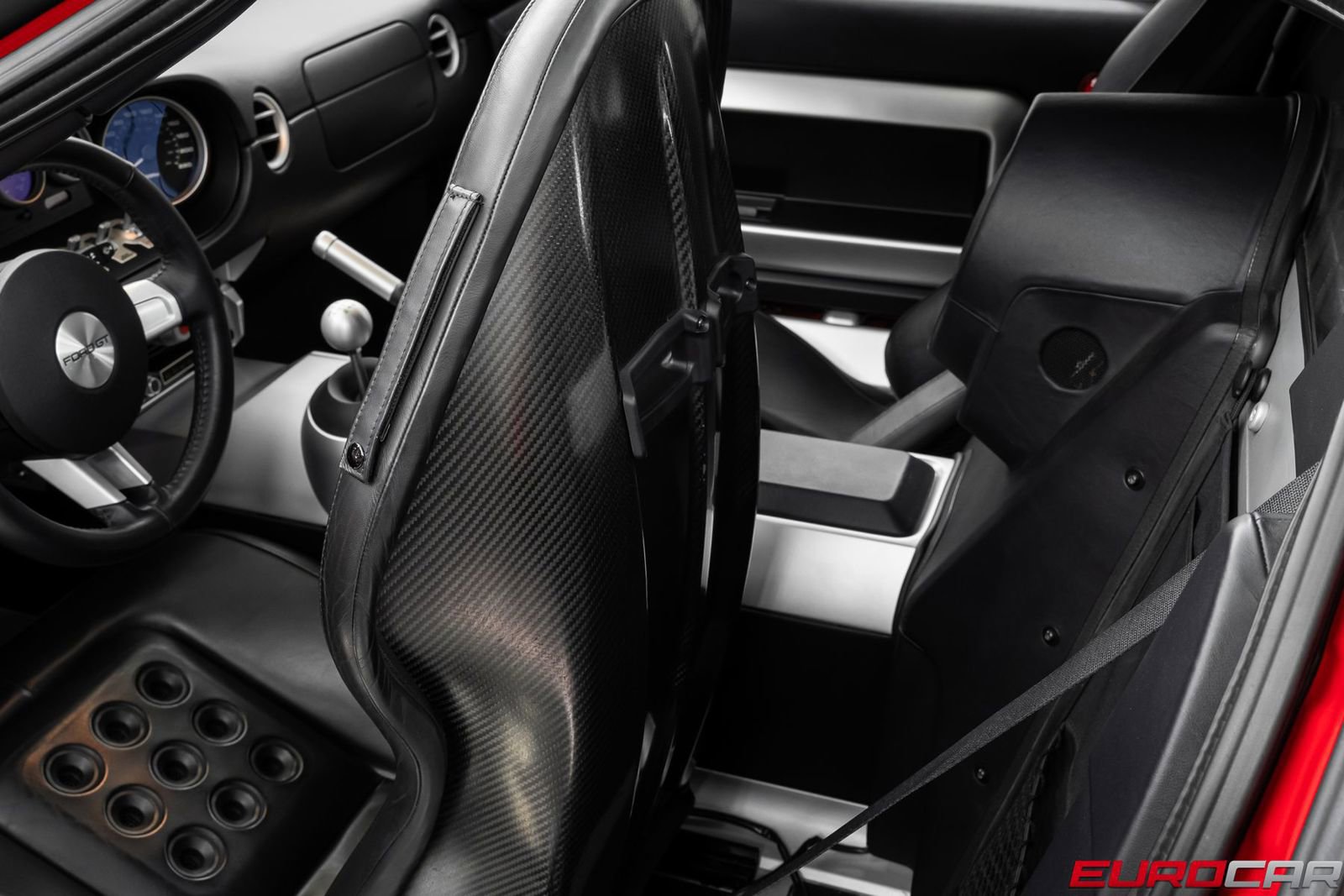 Used 2005 Ford GT RWD image 40