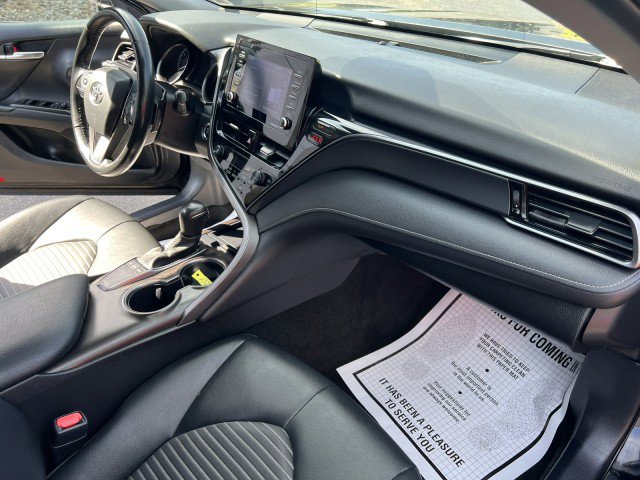Used 2023 Toyota Camry SE image 19