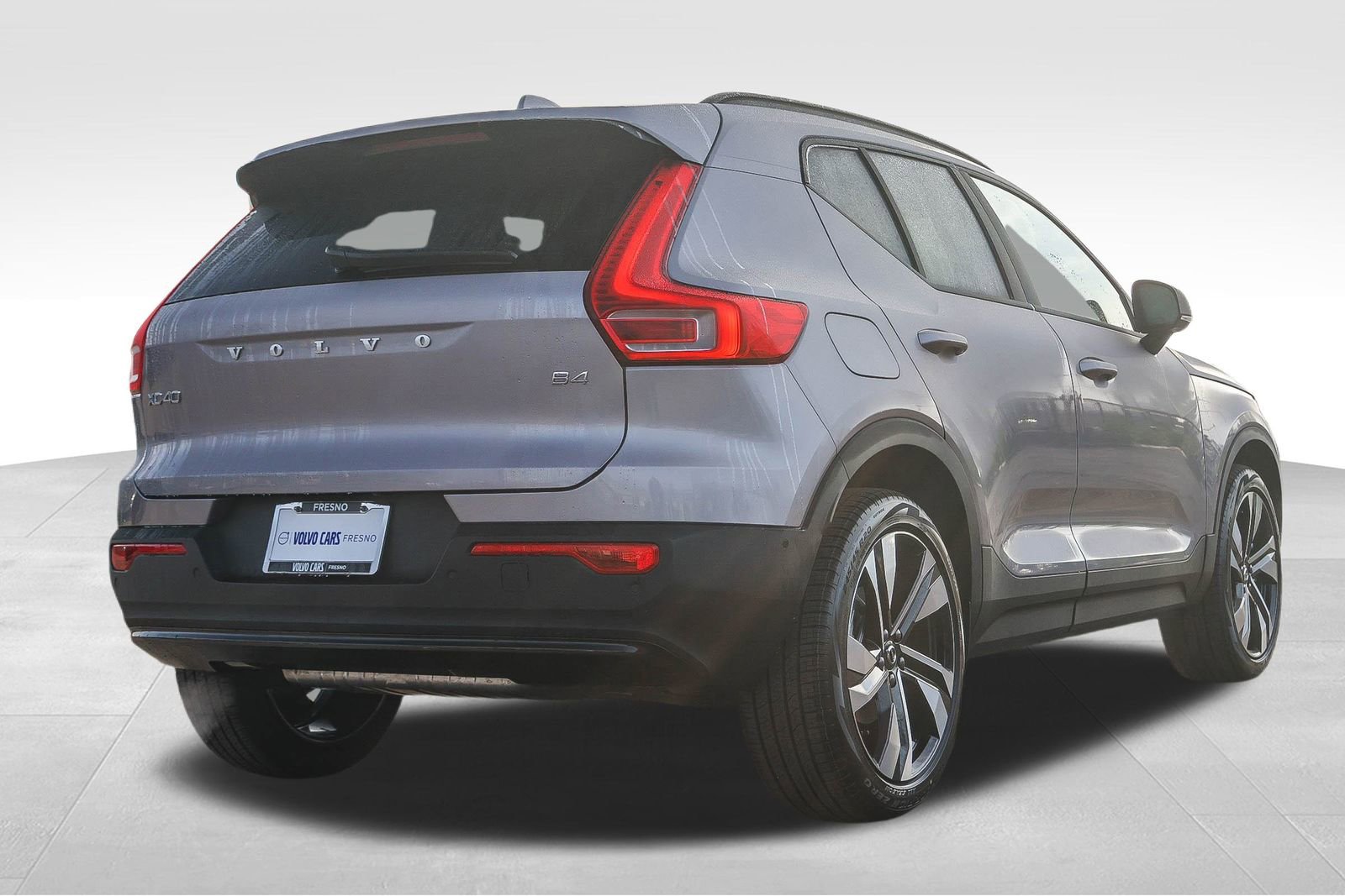 New 2026 Volvo XC40 B4 Plus w/ Climate Package FWD image 5