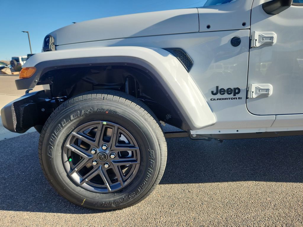 New 2026 Jeep Gladiator Sport AWD/4WD image 5