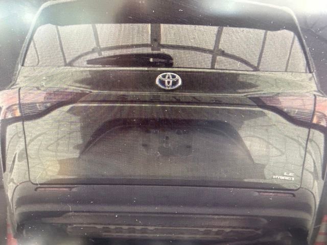 Used 2024 Toyota Sienna LE FWD image 14