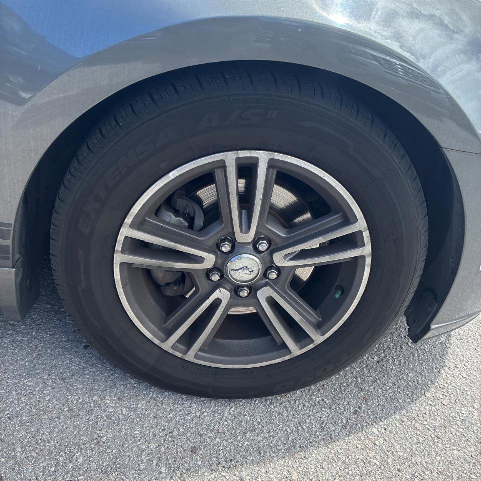Used 2013 Ford Mustang Premium RWD image 24