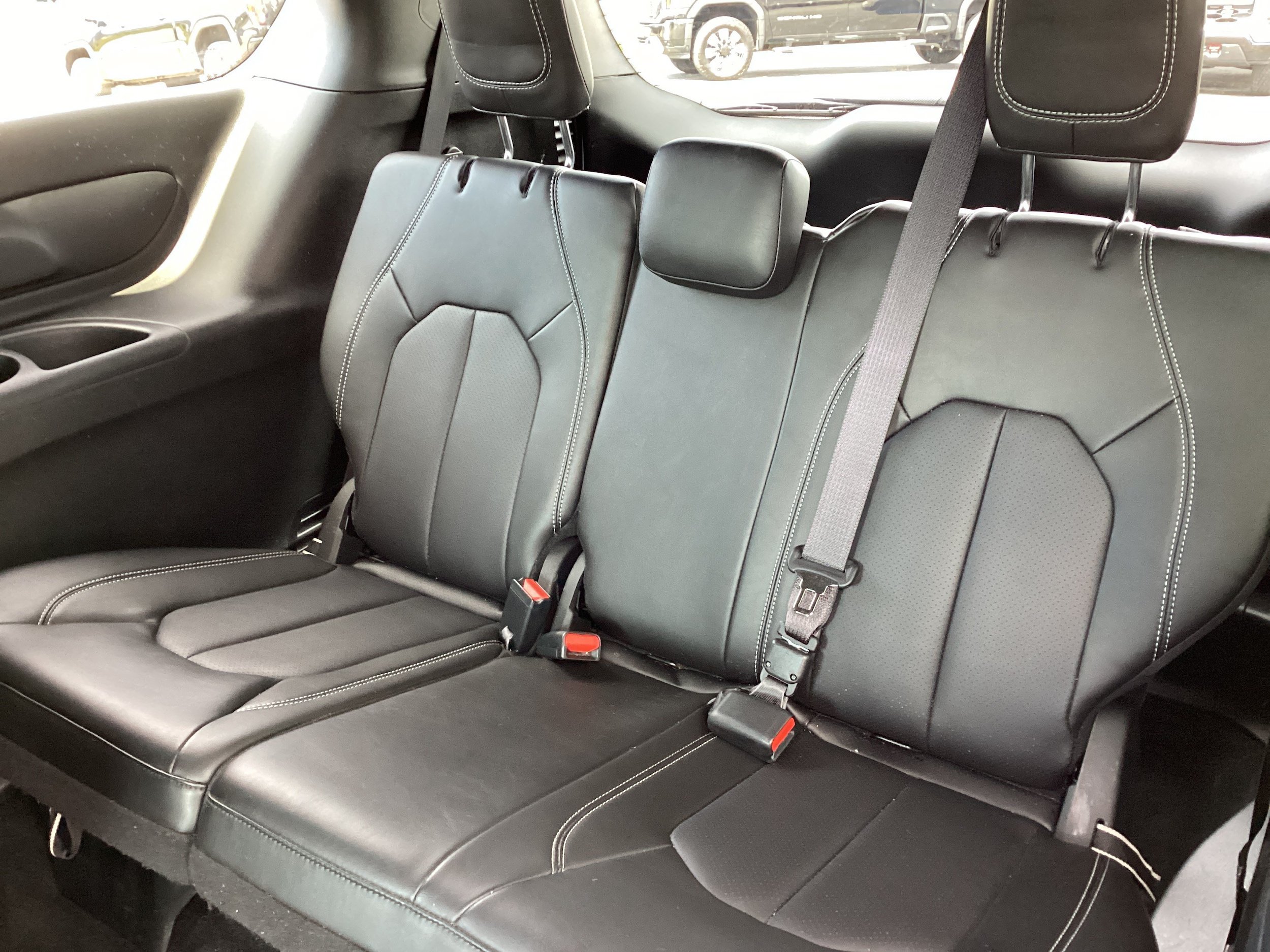 Used 2026 Chrysler Pacifica Select FWD image 14