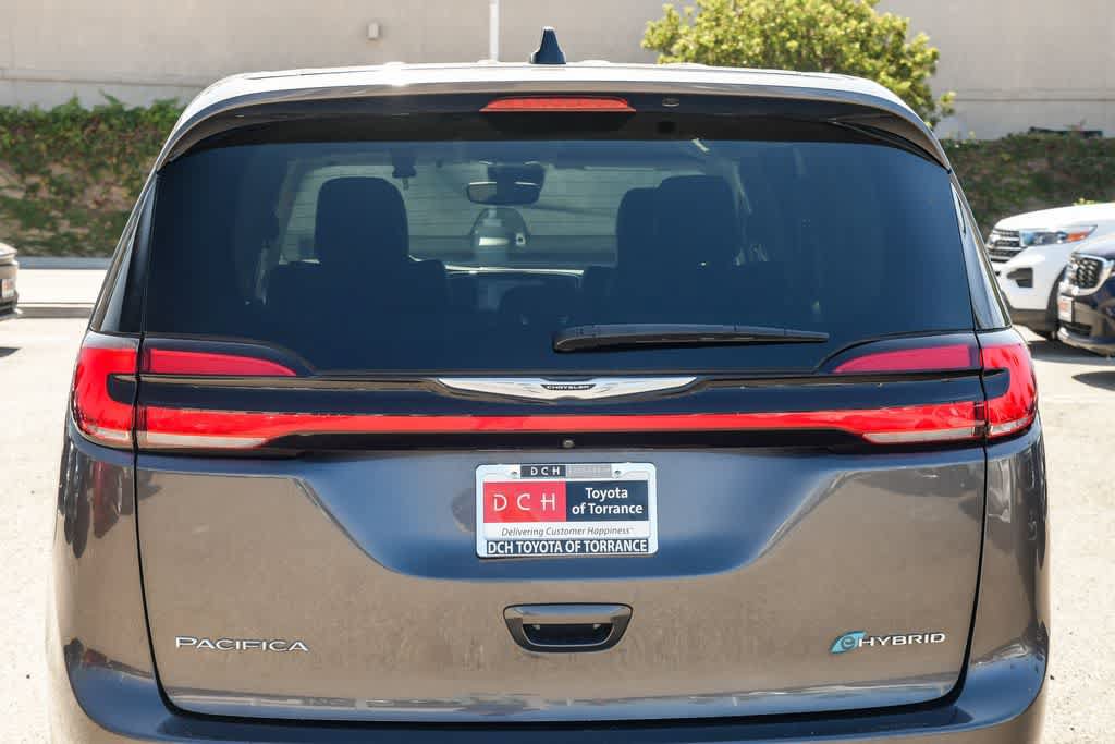 Used 2023 Chrysler Pacifica Touring-L FWD image 6