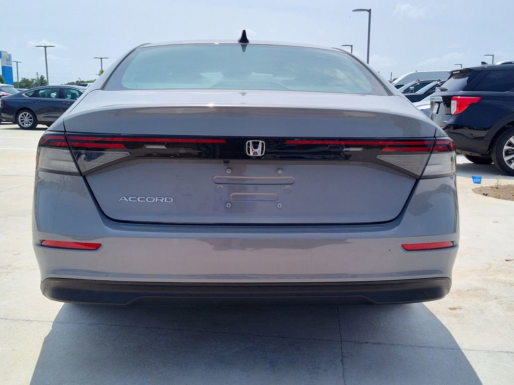Used 2025 Honda Accord SE image 7