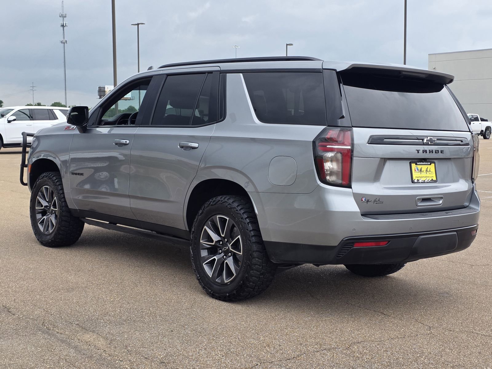 Used 2024 Chevrolet Tahoe Z71 w/ Luxury Package AWD/4WD image 7