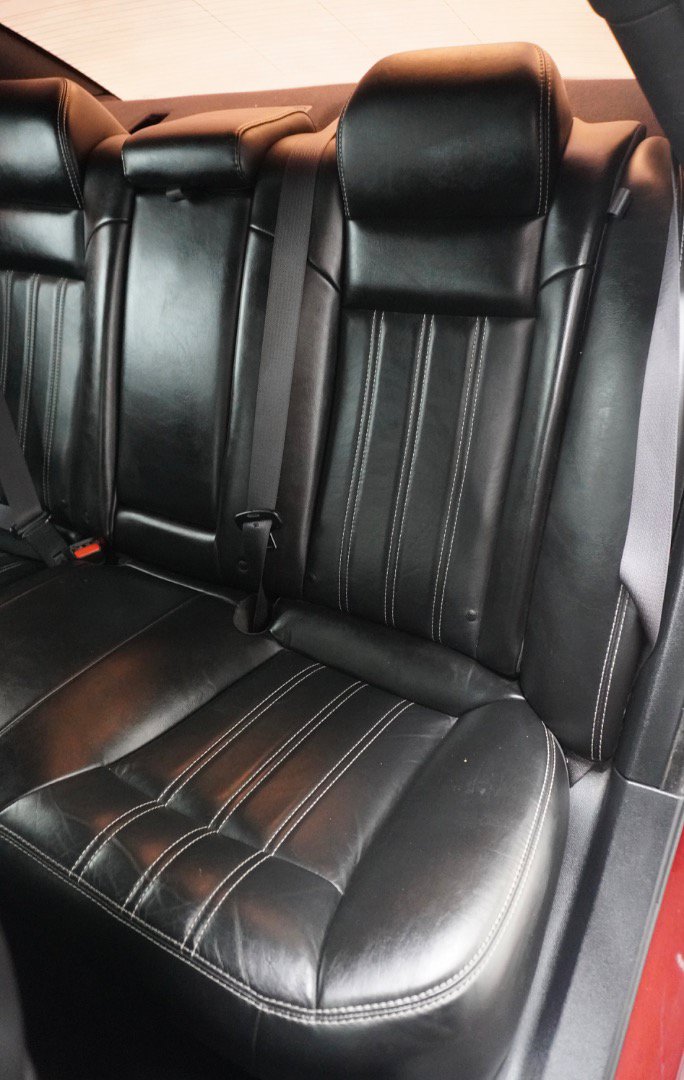 Used 2019 Chrysler 300 S RWD image 5