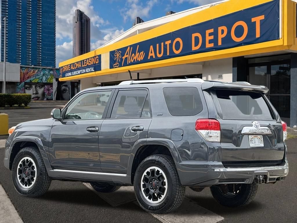 Used 2013 Toyota 4Runner SR5 AWD/4WD image 3