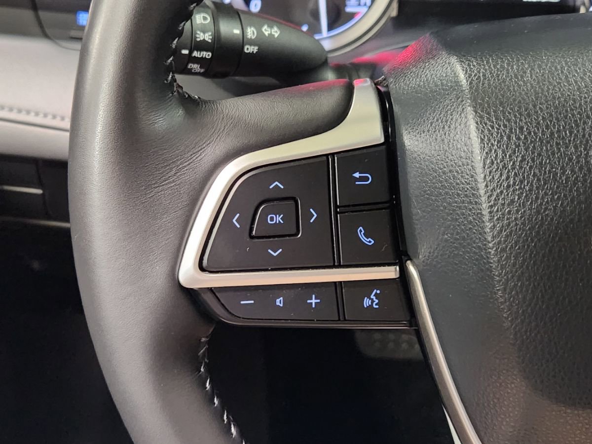 Used 2022 Toyota Highlander XLE FWD image 49