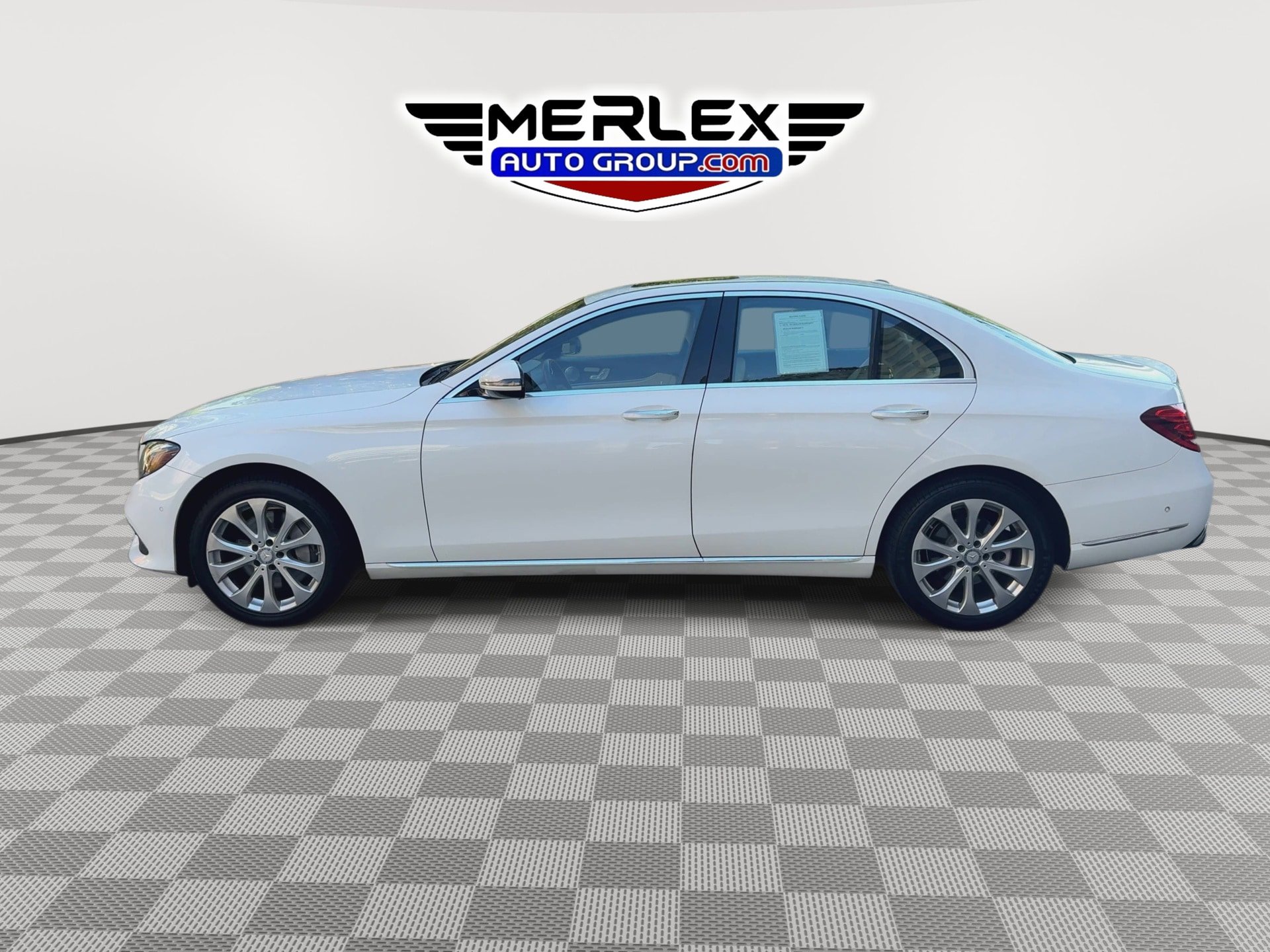 Used 2017 Mercedes-Benz E 300 4MATIC image 5