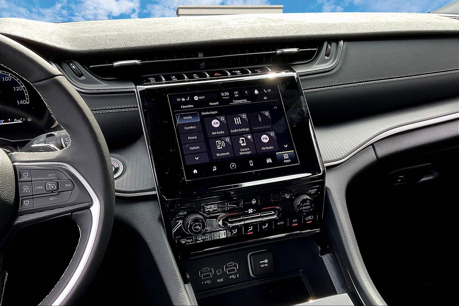 New 2025 Jeep Grand Cherokee Laredo image 7