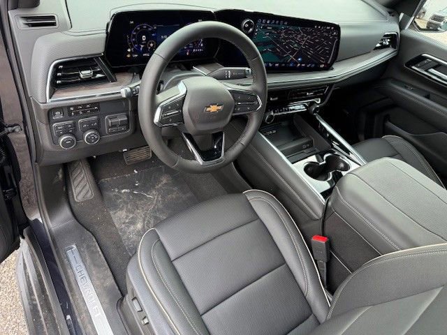 New 2025 Chevrolet Suburban Premier image 12