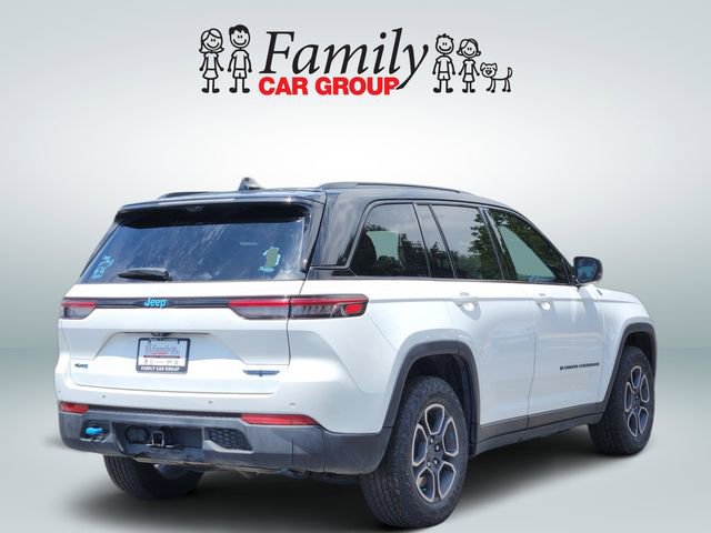 Used 2022 Jeep Grand Cherokee Trailhawk w/ Advanced Protech Group II AWD/4WD image 4